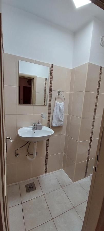 Animil 1 Apartment Kotor Luaran gambar