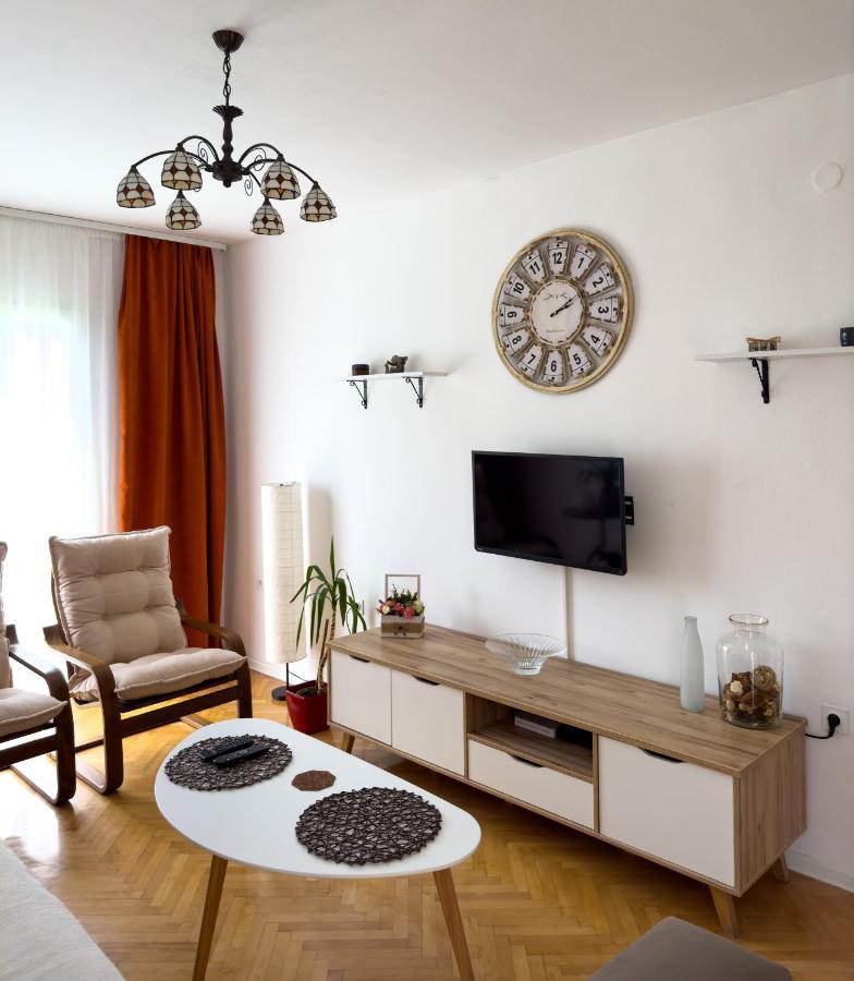 Animil 1 Apartment Kotor Luaran gambar